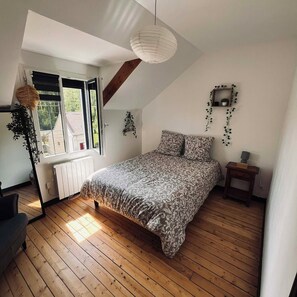 WiFi, bed sheets - Vrbo Property (Béthisy-Saint-Martin)