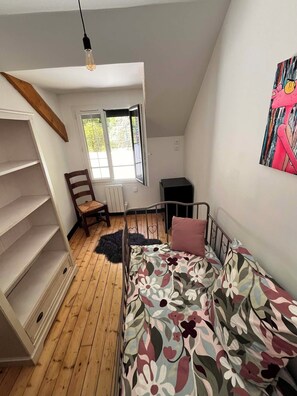 WiFi, bed sheets - Vrbo Property (Béthisy-Saint-Martin)