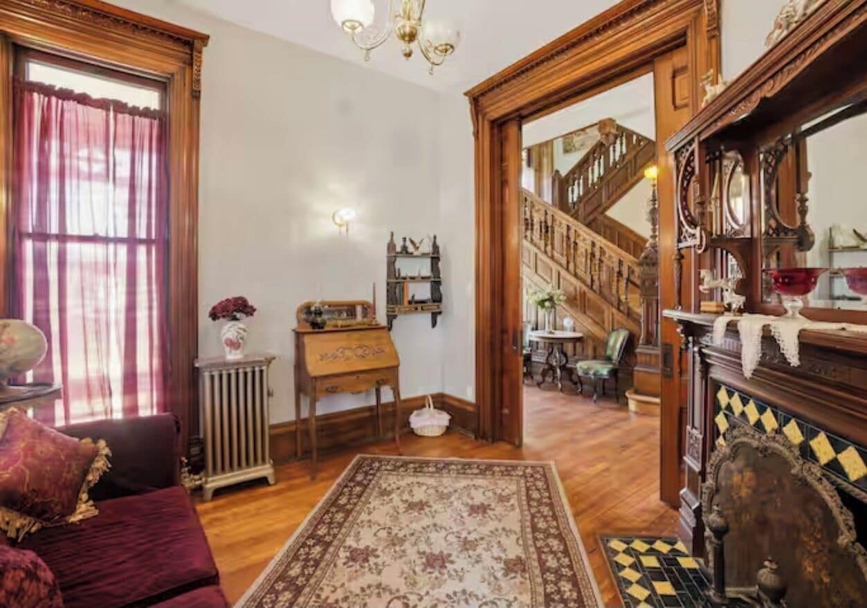 Historic Farnsworth Queen Anne House 7 Bedroom, 13 Beds And 5 And Half Bath - Omaha, NE