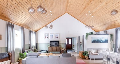 Large house in Säfsen for an active family with large living areas. Pets allowed
