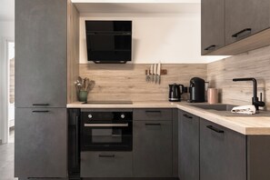 Private kitchen - Apartment Leo | 2BR, Modern, Lift access, Views (Les Houches)