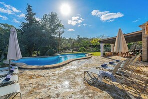 Pool - Delightful Countryside Retreat, A/C, Private Pool - 10mins drive from Ancient Towns & Sandy Beaches (Pollença)