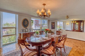 Dining - Stylish Stay in Condesa for Football Fans (Ciudad de México)