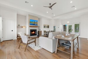 TV, fireplace