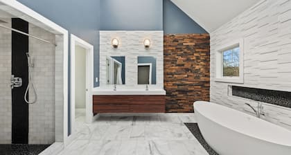 Grand 8BR Estate w/ Game Room