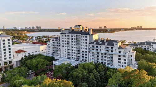 The Grand Grove by Avantstay Beach Access + Pool + Golf + Tennis Walk to Baytowne Wharf
