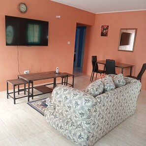 Living area - 3-bedroom,2 bath apartment perfect for family vac.with AC in quiet, area
 Balata (Balata)