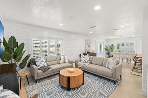 House (5 Bedrooms) | Living area - 504 Colony Street (Melbourne Beach)