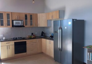 Private kitchen - Mirador de los Andes - Vista Infinita. Country House with Terrace Viewpoint (Nocaima)
