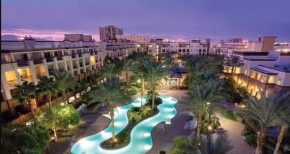 F1 Race 2026 Las Vegas Weekend • 2BR Condo • Sleeps 6 • Nov 19–22 • Near Strip