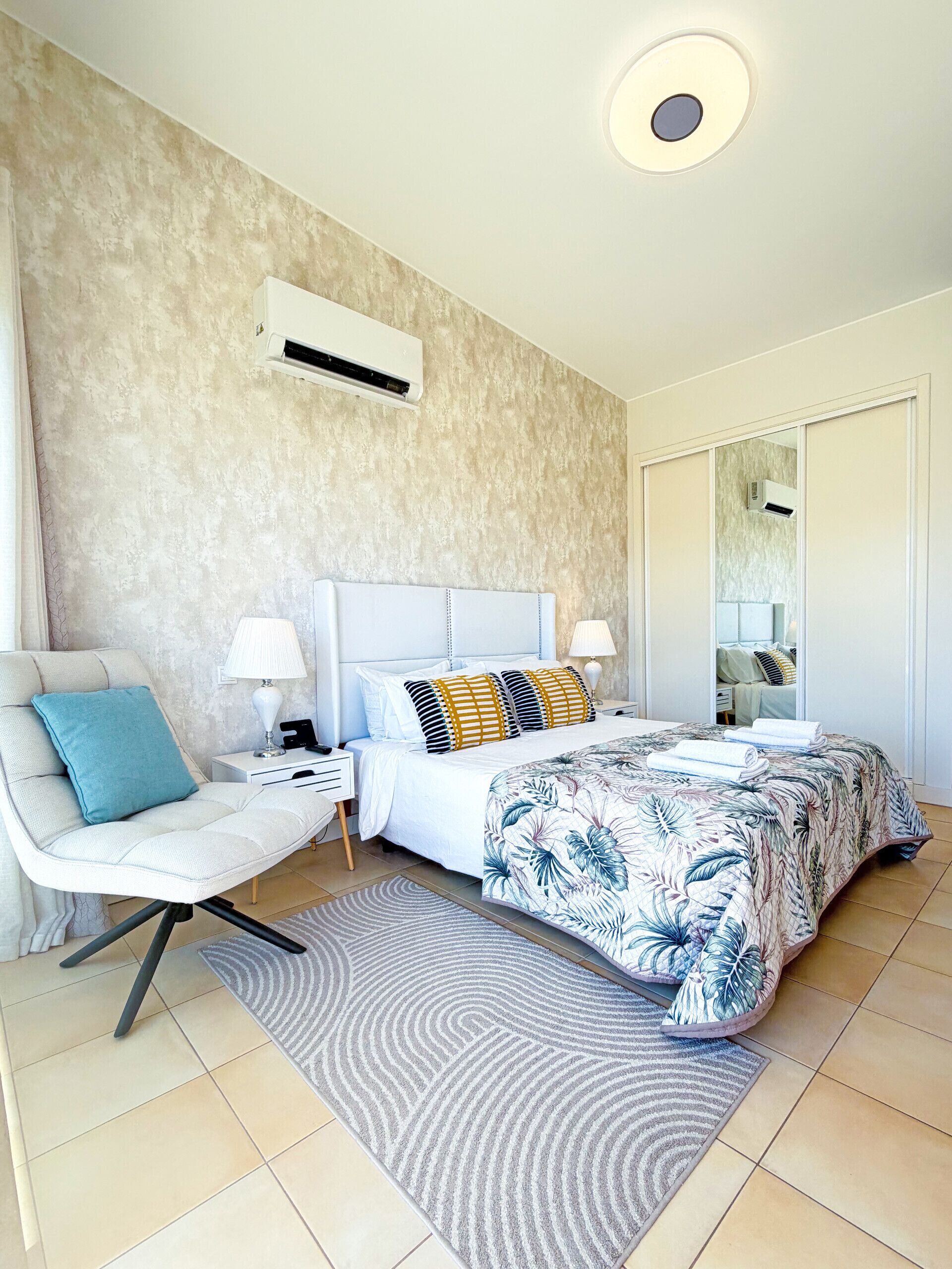 3 habitaciones, tabla de planchar con plancha y wifi gratis 