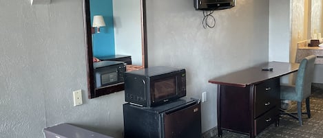 Standard Single Room, City View | Interior