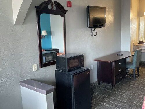 MESQUITE INN & SUITES