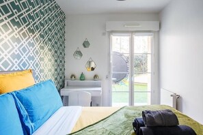 2 bedrooms, iron/ironing board, internet, bed sheets - Cosy F3 with private terrace - Plessis-Robinson - 20 min. Paris (Le Plessis-Robinson)