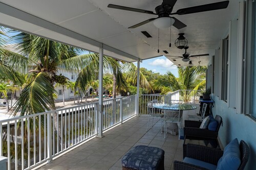 Ultimate Experience W/ Services, Fishing & Pool!