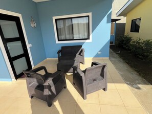 Terrace/patio - Charming 2-bedroom 2-bath condo with AC in Potrero 5-7 minutes from the beach (Potrero)