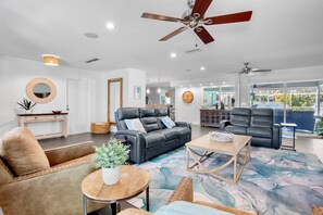 Smart TV - Mermaid Cove | Family Oasis with Putting Green & Heated Pool (Siesta Key)