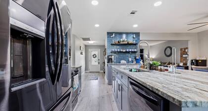 Entire 3BR/2BA Home with Waterfront Access and your own kayak's and paddle-board.