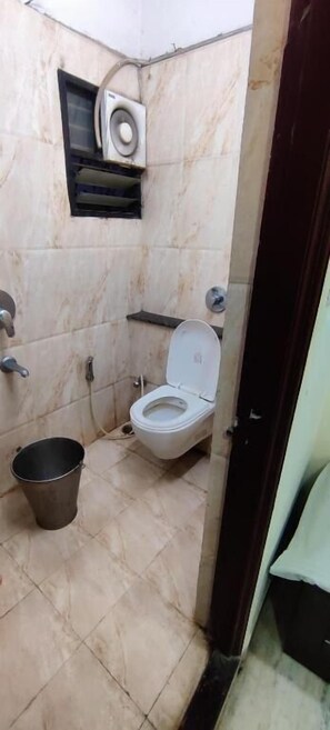 Free toiletries, slippers, towels, soap - Hotel Sanskruti  (Nagpur)