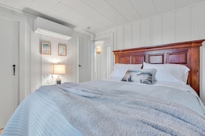 4 bedrooms, iron/ironing board, travel crib, free WiFi