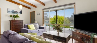 Velora Rye - Relaxing Coastal Escape