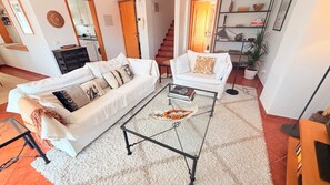 Living area - Relax 3 bedrooms penthouse in the heart of Cascais historic center (Cascais)