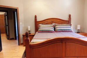 4 chambres, fer et planche à repasser, accès Internet, draps fournis