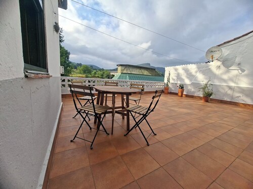 Serene 3-bedroom country house in charming Ventorrillo awaits you. With terrace.