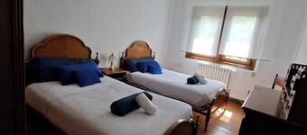 Serene 3-bedroom country house in charming Ventorrillo awaits you. With terrace.