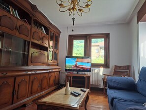 Living area - Serene 3-bedroom country house in charming Ventorrillo awaits you. With terrace. (Ventorrillo)