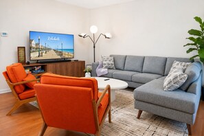 Smart TV, video games, foosball, table tennis - 3BR Beach House for 8 Game Room & Fire Pit (Rehoboth Beach)