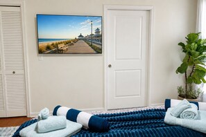 3 bedrooms, desk, iron/ironing board, travel crib - 3BR Beach House for 8 Game Room & Fire Pit (Rehoboth Beach)