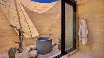 Luxury Double Room, Patio, Garden View | Property grounds
