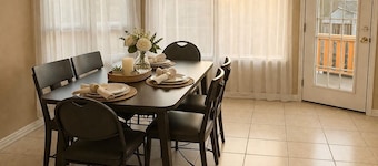 5Beds 2Bath with New Furniture Work Space 10 mins to YYC 1 Min to Bus
