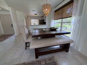 Dining - The Private Splash Oasis (Haines City)