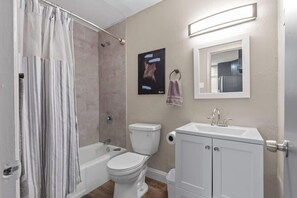 Shower, hair dryer, towels - Pet-Friendly 1BR · Tower Grove · Free Parking + Laundry (St. Louis)