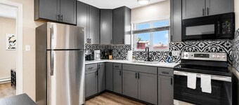 Pet-Friendly 1BR · Tower Grove · Free Parking + Laundry