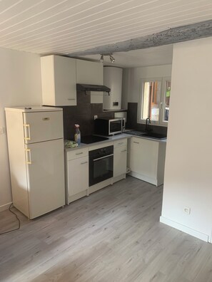 Private kitchen - Studio apartment (Sospel)