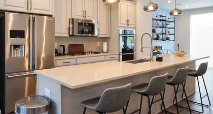 New LUX home close to DC+metro