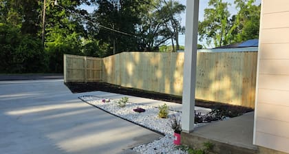 Enjoy Southern Living???
2026 Newly built, Country Cottage
2 bedrooms, 1 bath.