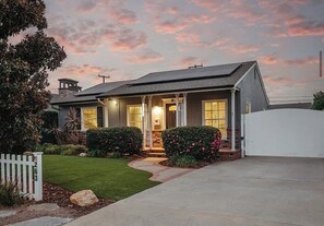 Exterior - 3 bedroom & 2 bathroom home in Glendora, CA with a pool and spa/hot tub (Glendora)