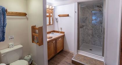 Cozy Lake Retreat Near Wallowa Lake&Trails - Lower