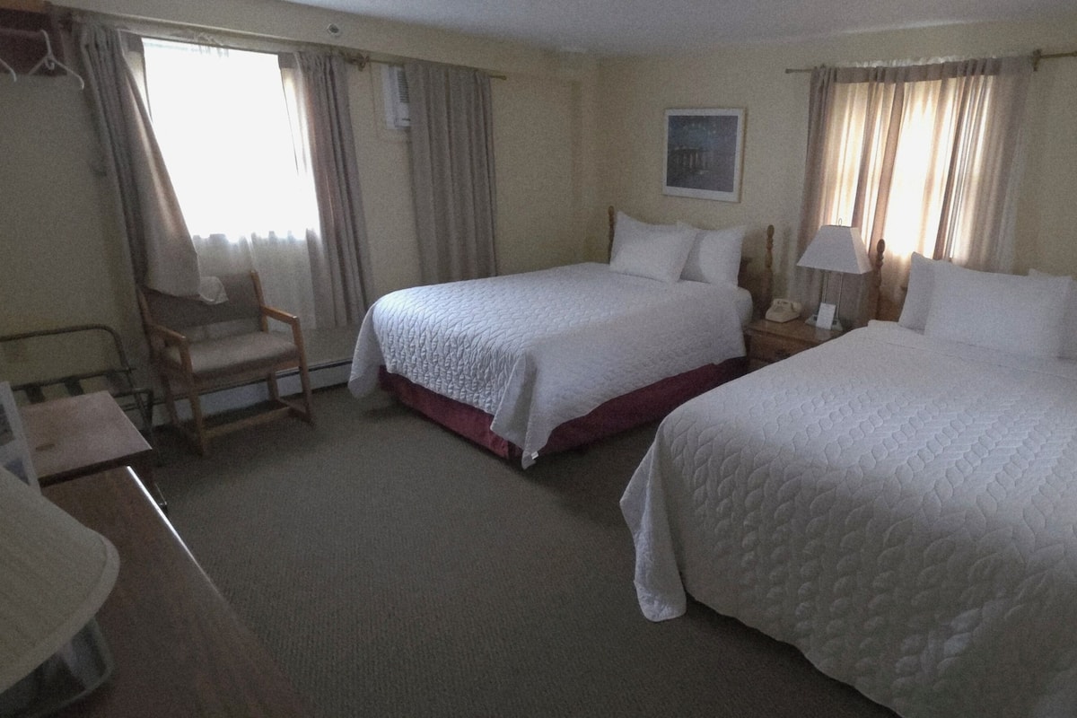 Room, 2 Queen Beds, Pets Not Allowed, Garden View (Garden View Room) | 1 bedroom