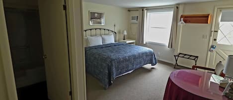 Apartment, 1 King-Bett, Haustiere nicht gestattet, Gartenblick (Large King 2nd Floor) | 1 Schlafzimmer