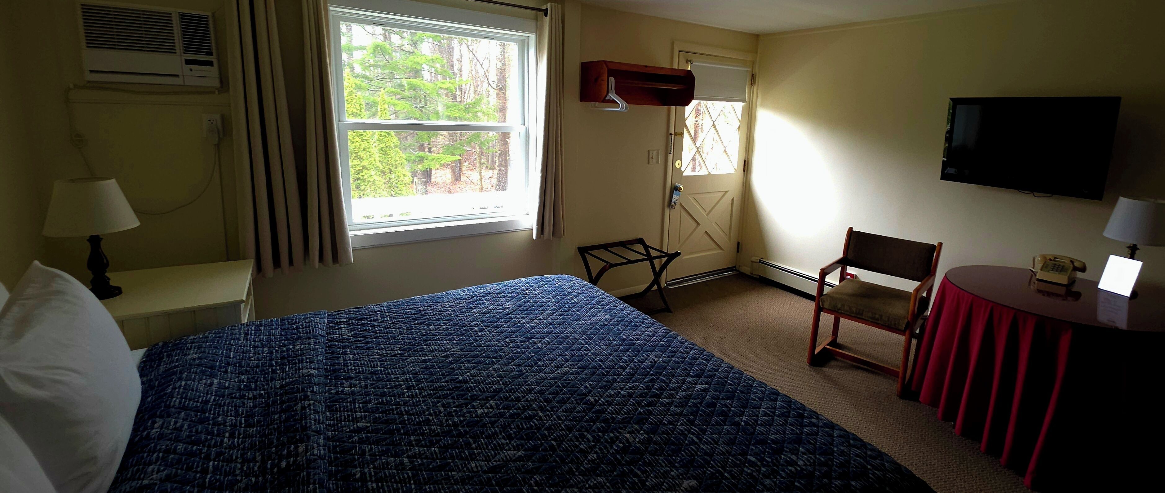 Apartment, 1 King Bed, Pets not allowed, Garden View (Large King 2nd Floor)