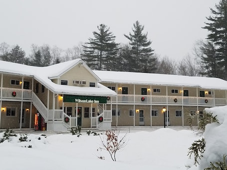 Exterior. Wilson Lake Inn
