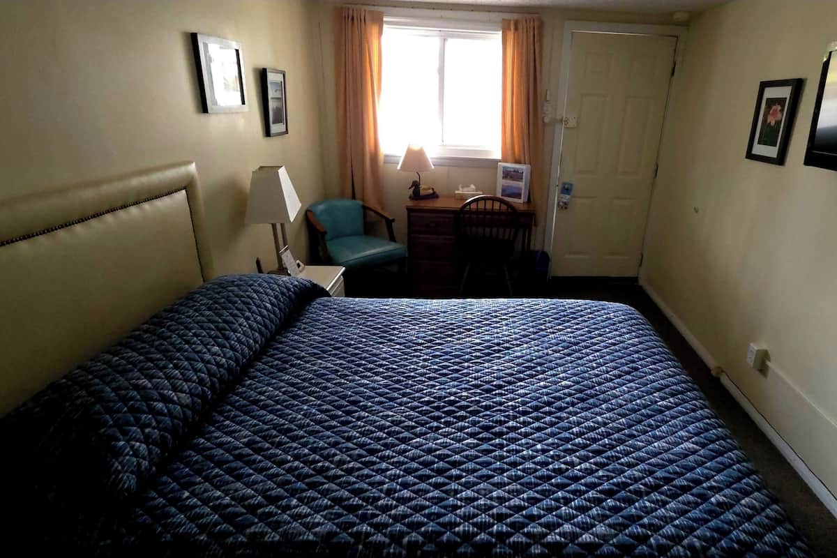 Apartment, 1 Queen Bed, Pets Not Allowed, Garden View (Eco Single) | 1 bedroom