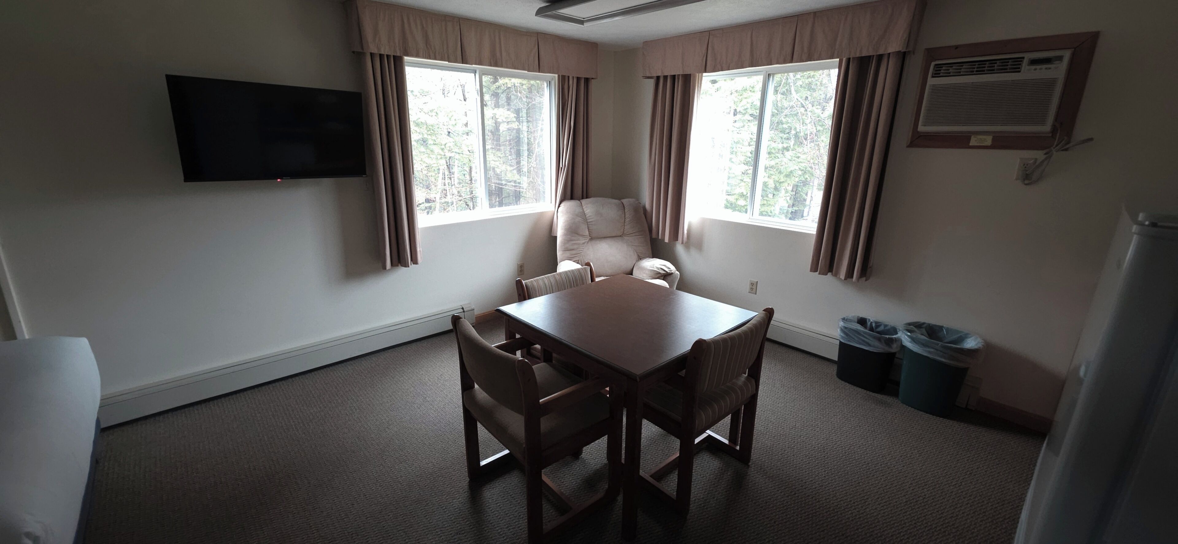 Studio, 2 Queen Beds, Kitchen, Garden View (Studio 2nd Floor) | Dining