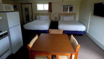 Studio, 2 Queen Beds, Kitchen, Garden View (Studio 2nd Floor)