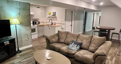 Freshly updated 2 bedroom suite, close to amenities! Pet friendly!